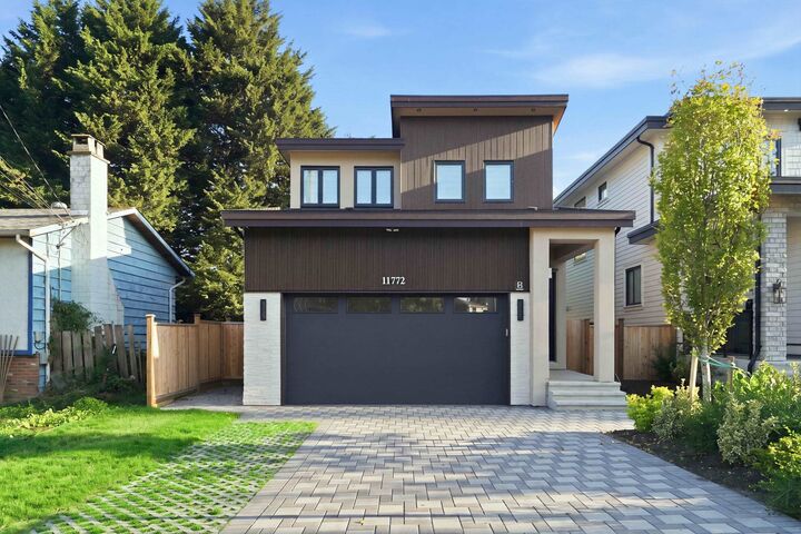 11772 92 Avenue — photo 1