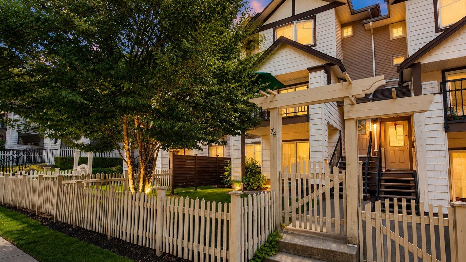 Property Photo: 4401 Blauson Boulevard 74 BC V3G 0A4