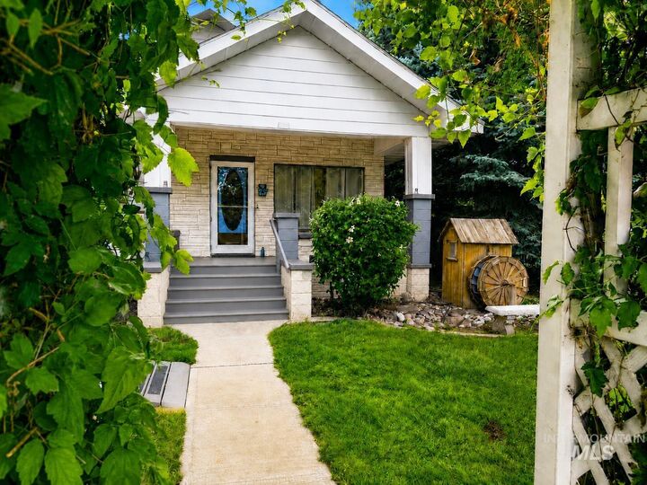 Property Photo: 1400 Miller Ave ID 83318