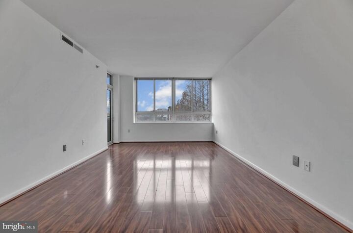 Property Photo:  355 I Street SW 615  DC 20024 