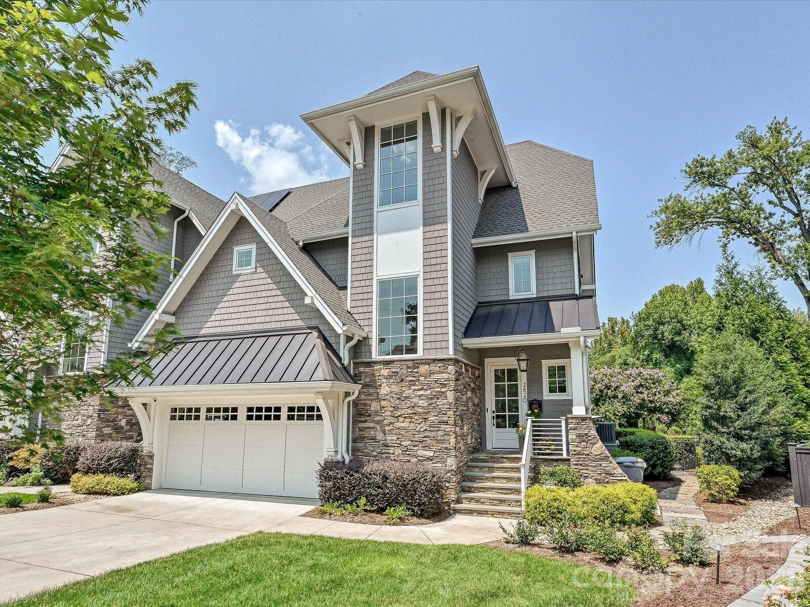 Property Photo: 2820 Irby Drive NC 28209