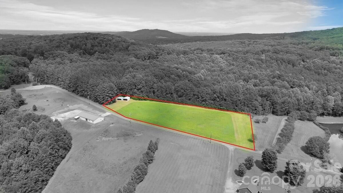 Property Photo:  02 Fishermans Lane 2  NC 28650 