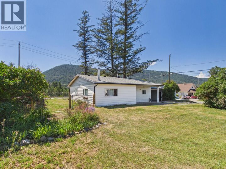 2020 Mackenzie Avenue — photo 1