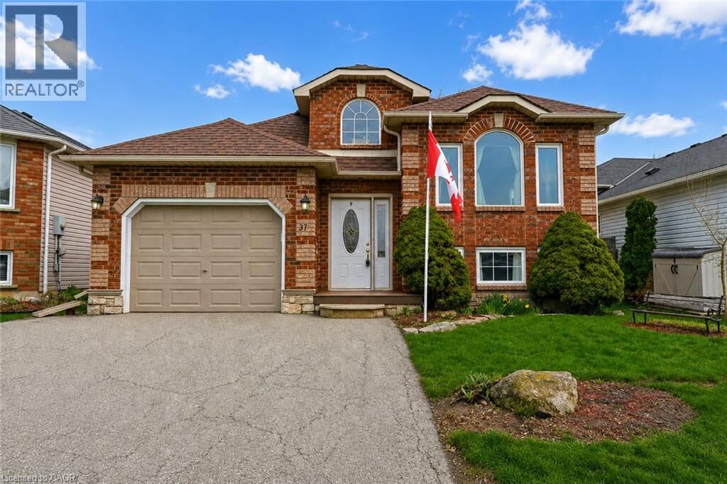 Property Photo: 37 Thistlemoor Drive ON N3W 2K4