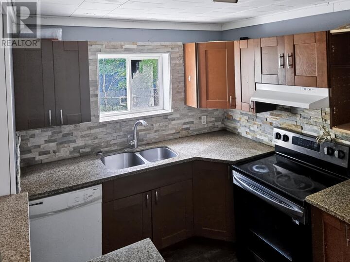Property Photo:  817 Fourth Ave S  ON P9N 1Z9 