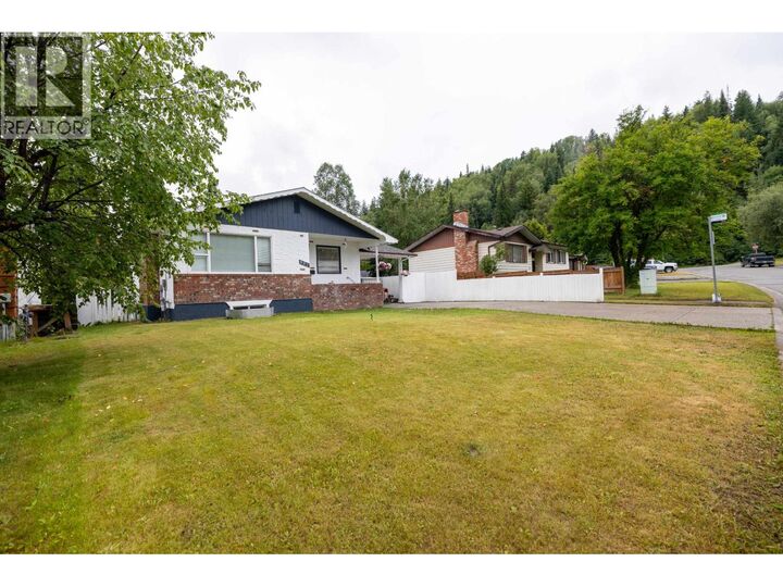 Property Photo:  331 Killoren Crescent  BC V2M 6J8 
