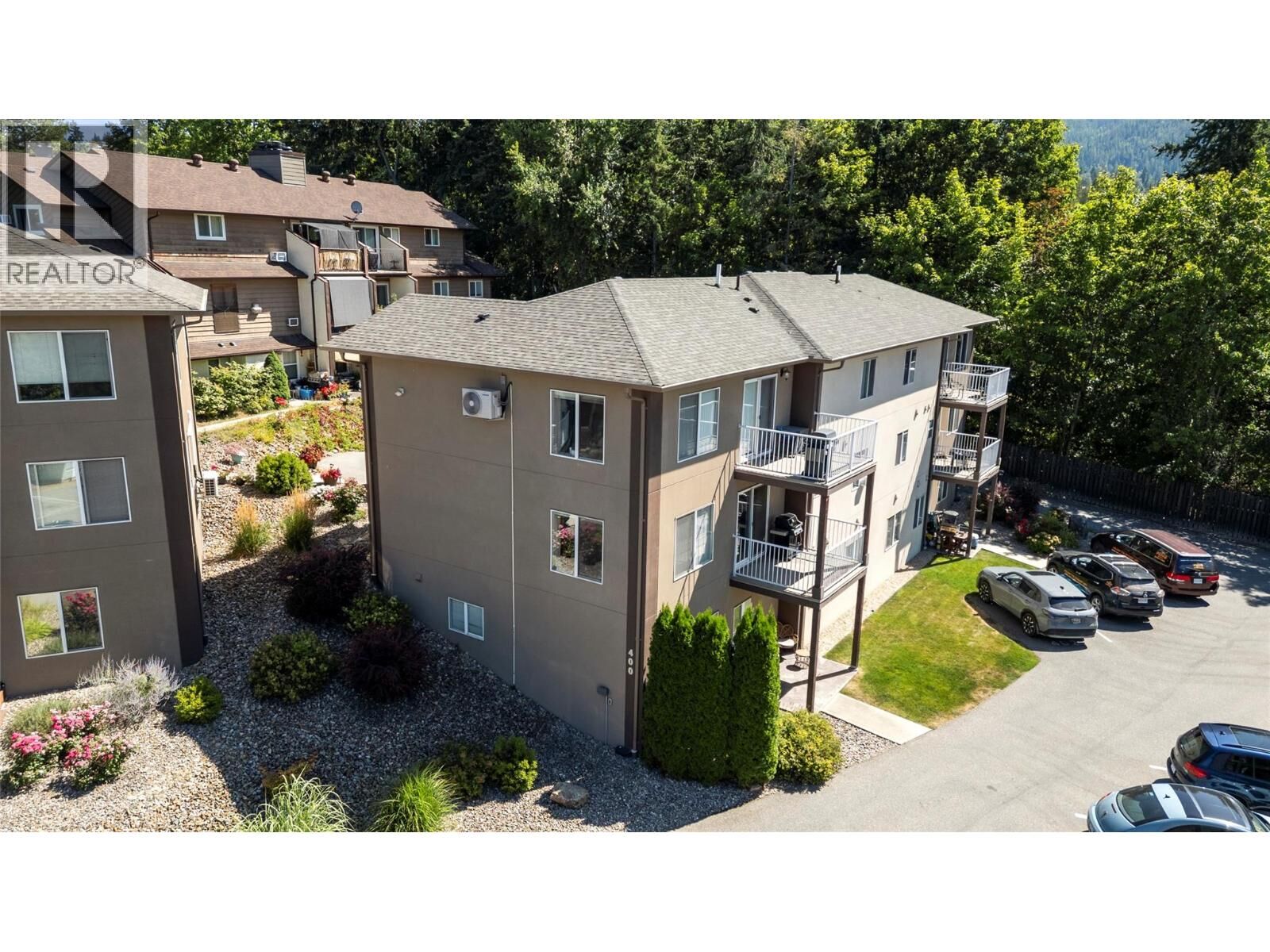 Property Photo: 1449 1 Avenue Northeast 404 BC V1E 0C4