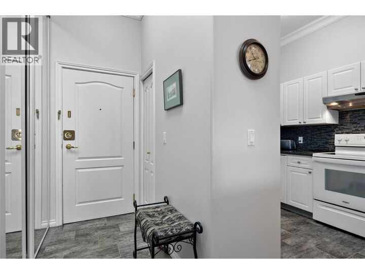 Property Photo: 712 Sahali Terrace 508 BC V2C 6T2
