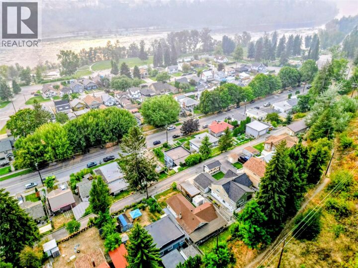 Property Photo:  1142 Third Avenue  BC V1R 1N9 