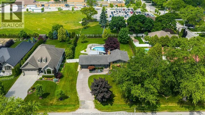 Property Photo:  421 Arlington  ON N8N 2K1 