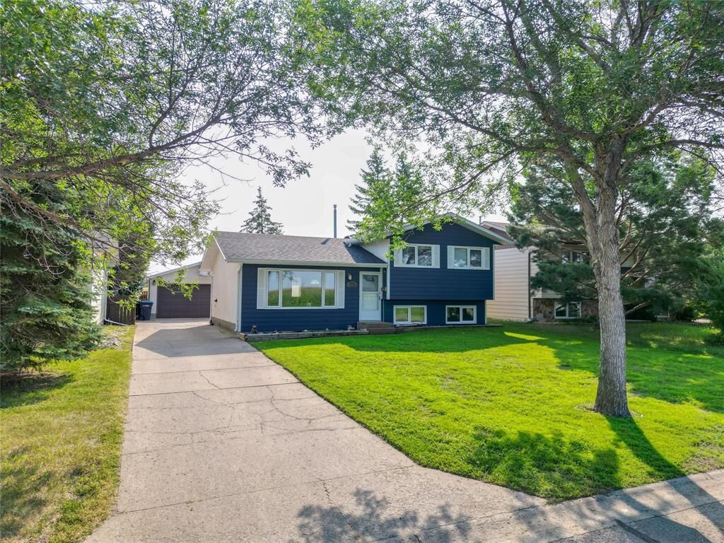 Property Photo:  167 Governors Road  MB R7B 3L6 