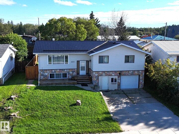 Property Photo: 4631 47 Av AB T0E 0T0