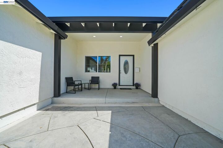 Property Photo:  6242 Montcalm Ave  CA 94560 