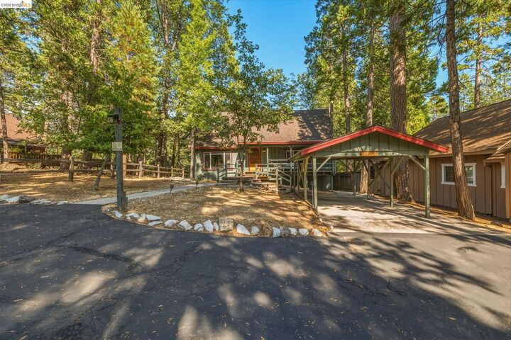 Property Photo: 22835 Placer Dr CA 95383
