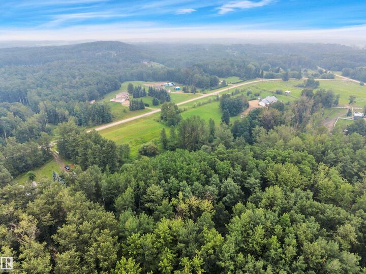 Property Photo:  54120 Rge Road 12 40  AB T7Y 0A5 