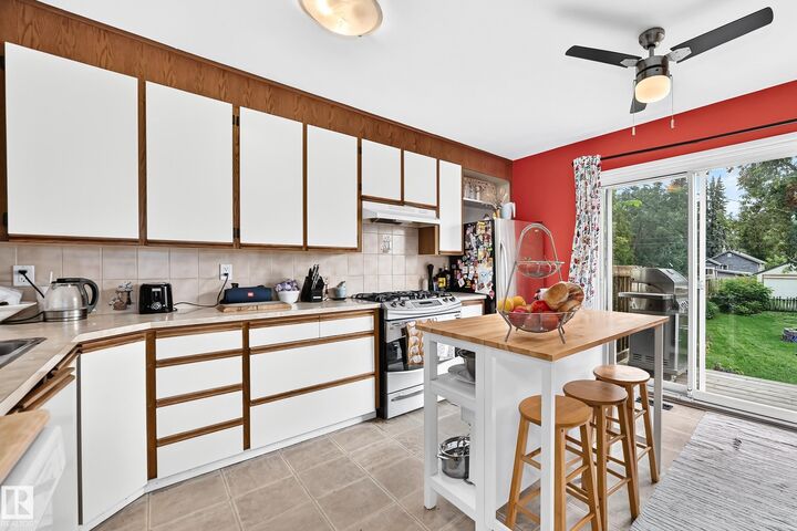 Property Photo:  12405 126 Street NW  AB T5L 0X2 