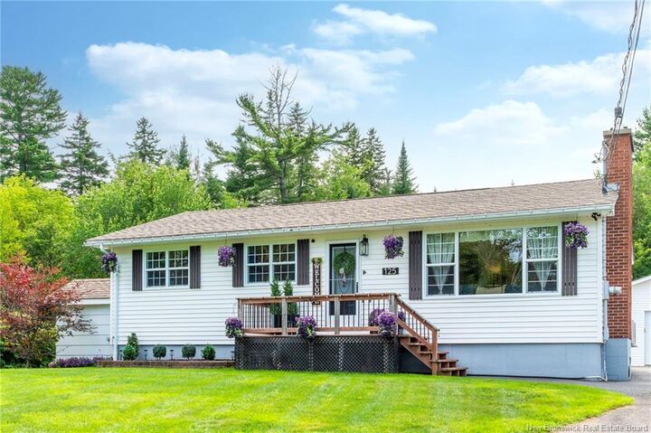 125 Inglewood Drive — photo 1