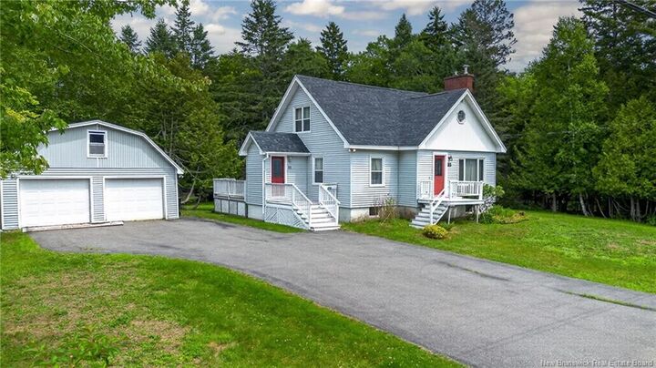 Property Photo:  85 Quispamsis Road  NB E2E 1P1 