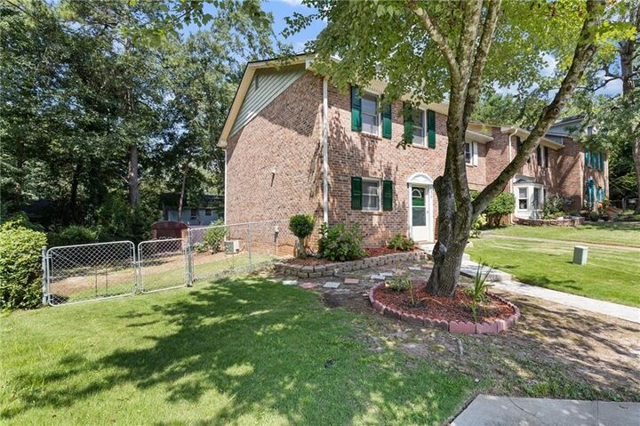 Property Photo: 5278 Oakridge Drive GA 30083