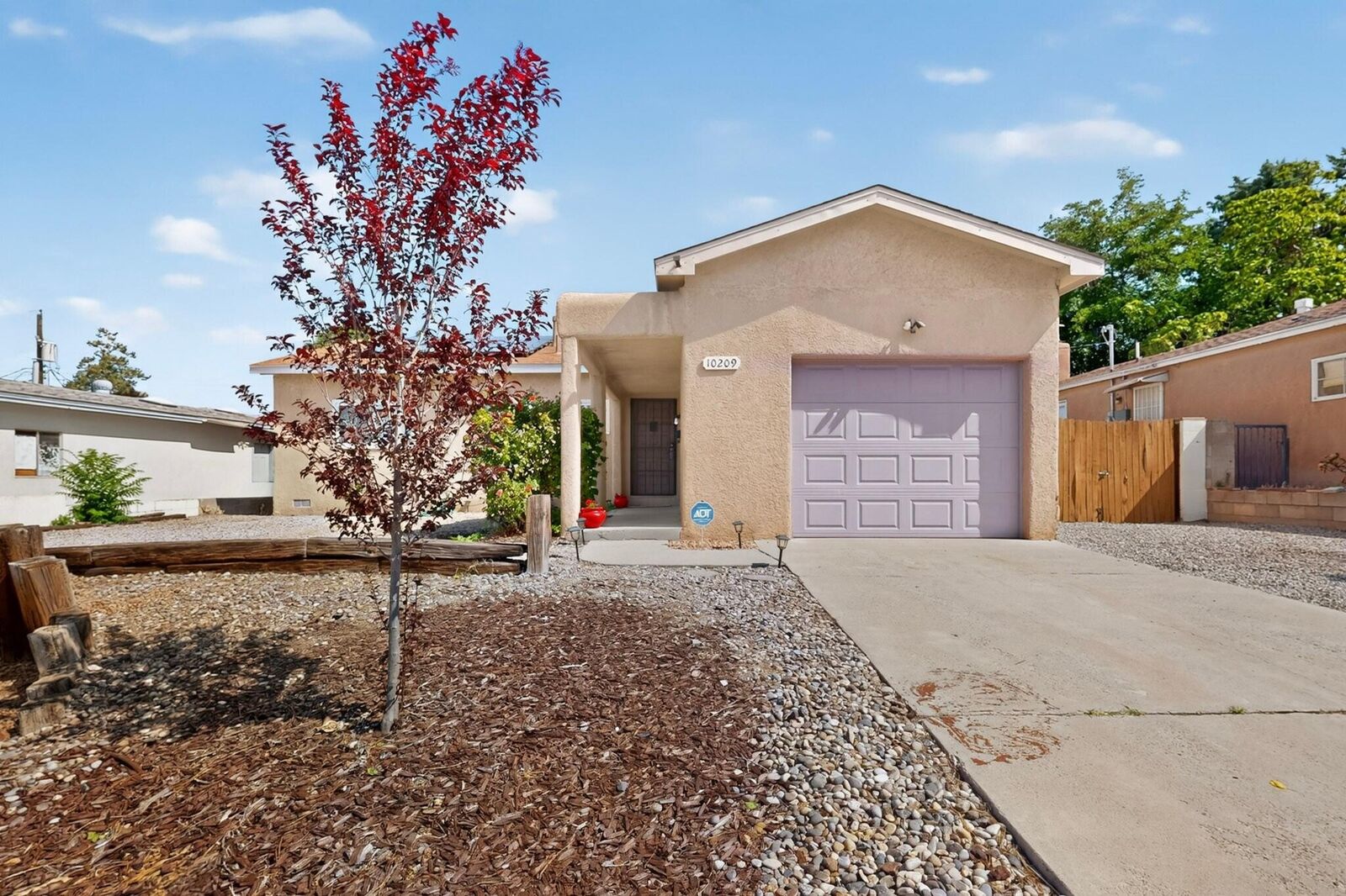 Property Photo:  10209 Mesa Arriba Avenue NE  NM 87111 