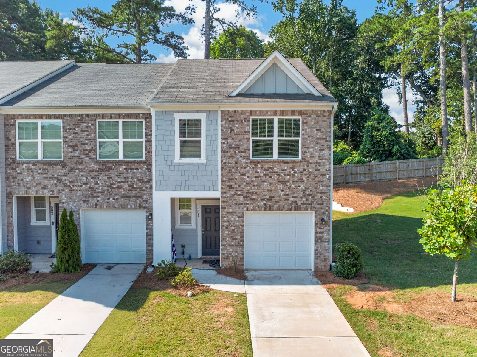 Property Photo: 501 Magnolia Circle GA 30268