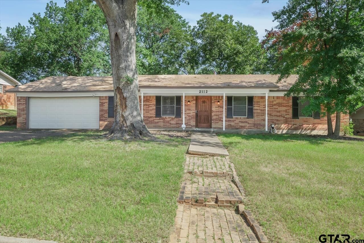 Property Photo:  2112 Sampson Dr.  TX 75701 