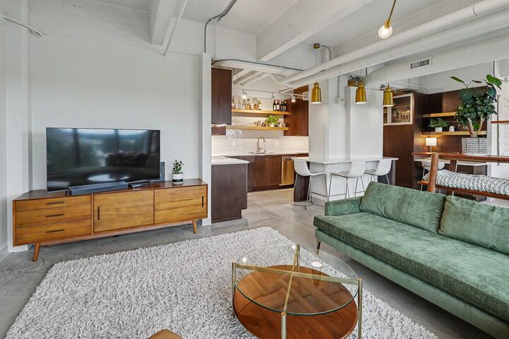 Property Photo: 120 SW 5th Street 308 IA 50309
