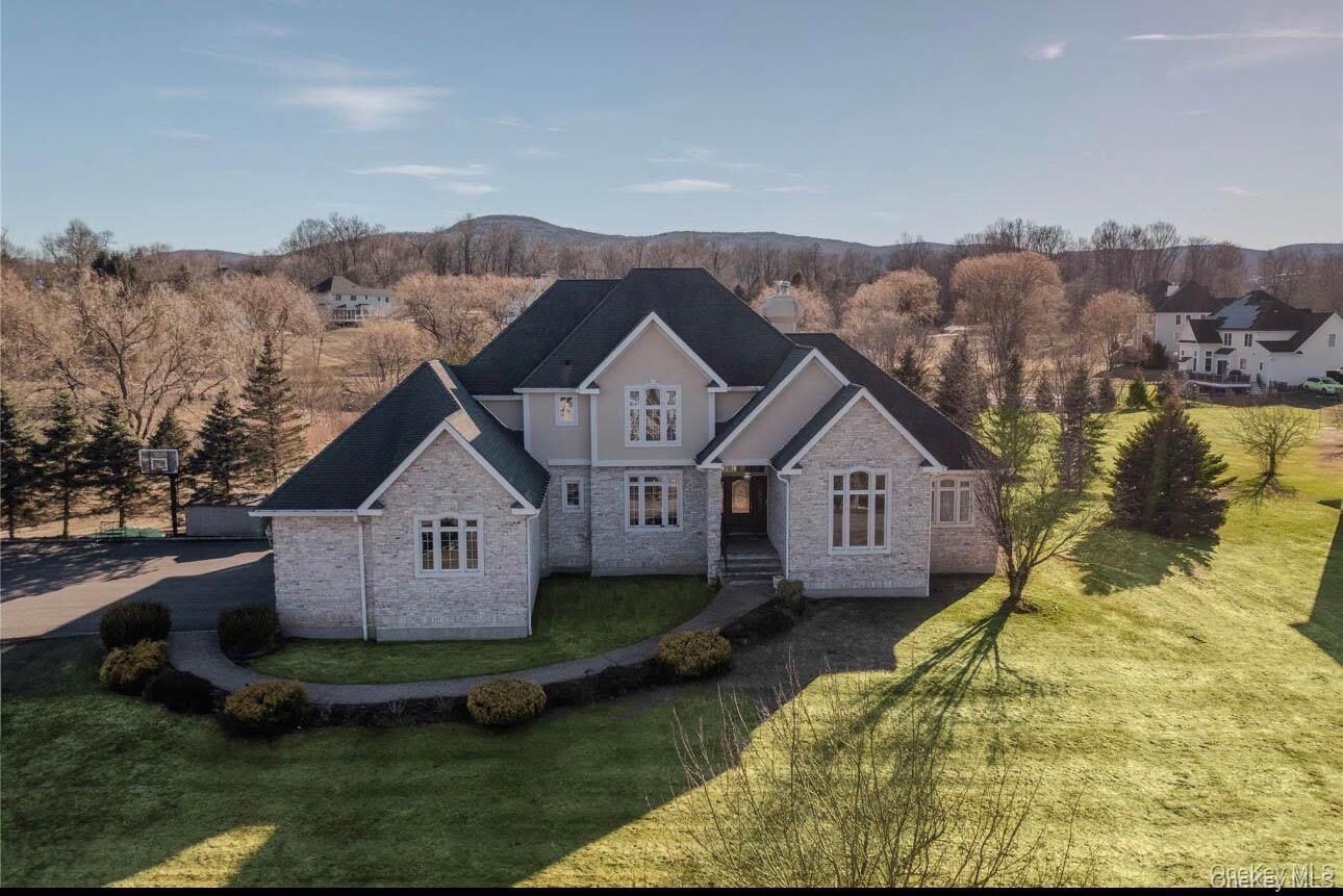 Property Photo:  56 Autumn Chase Drive  NY 12533 