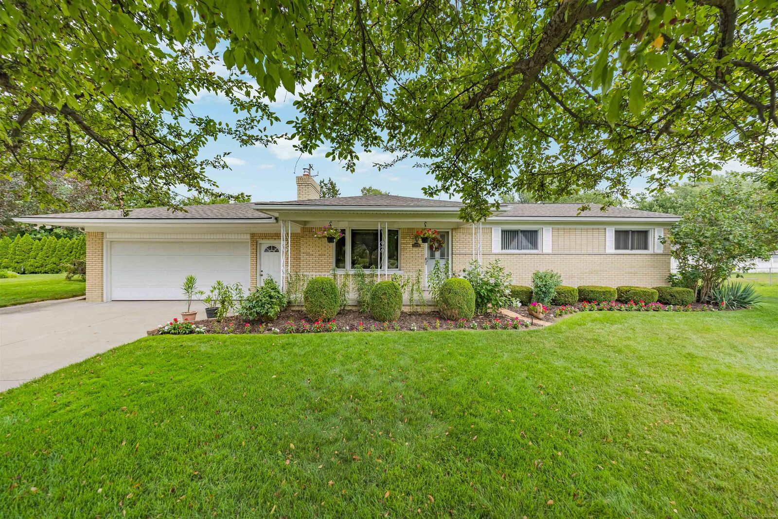 Property Photo: 52720 Pappy Lane MI 48316