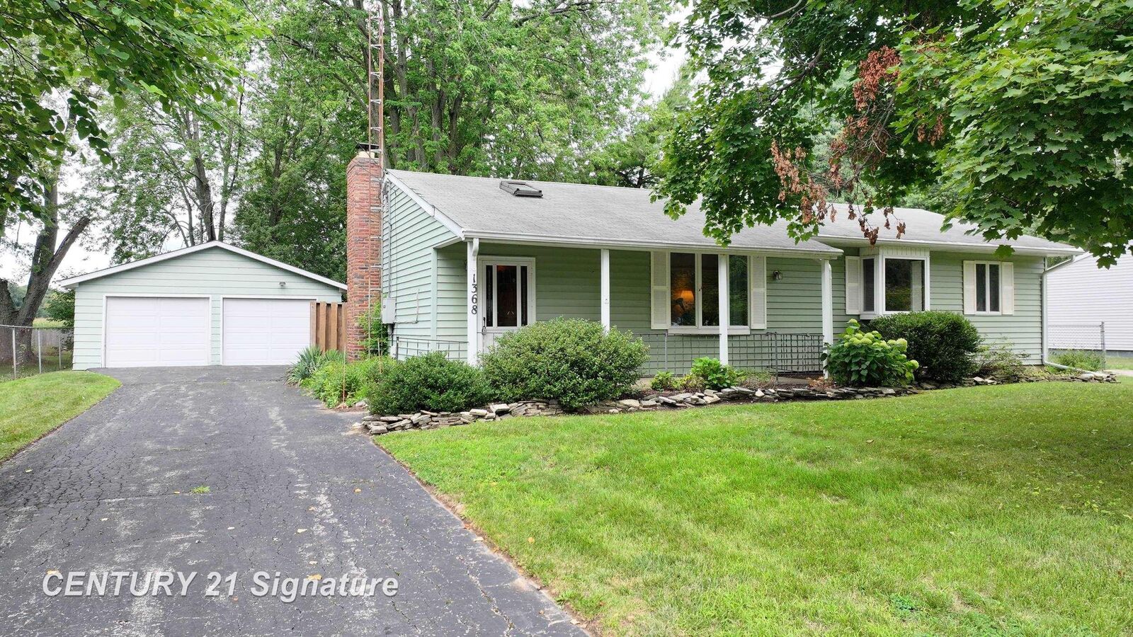 Property Photo:  1368 Winfield Drive  MI 48473 