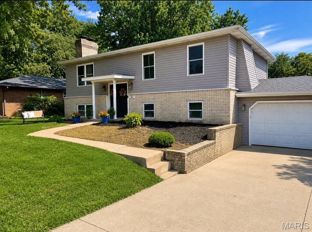 Property Photo: 307 Hazel Street IL 62294
