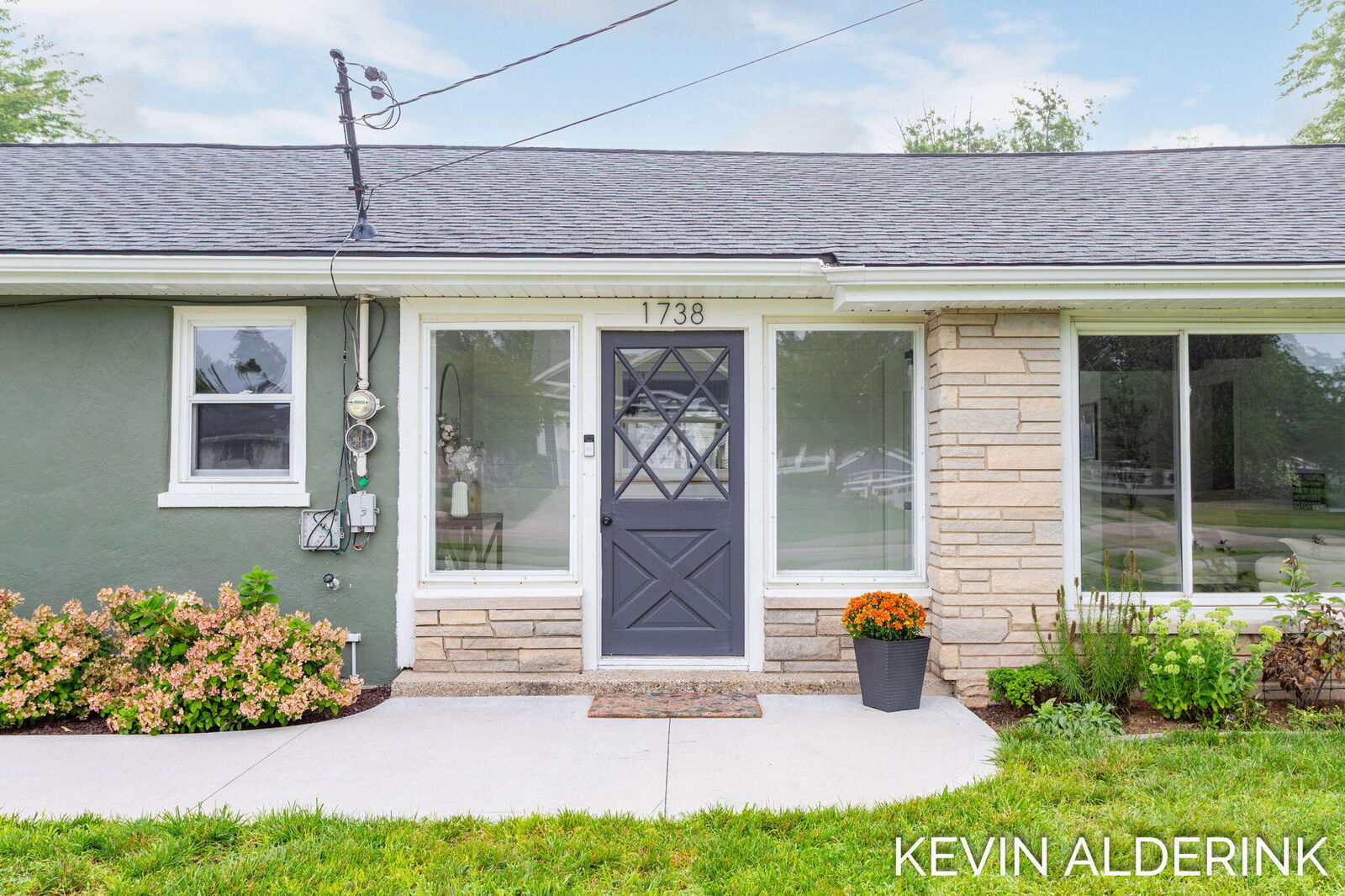 Property Photo:  1738 92nd Avenue  MI 49464 