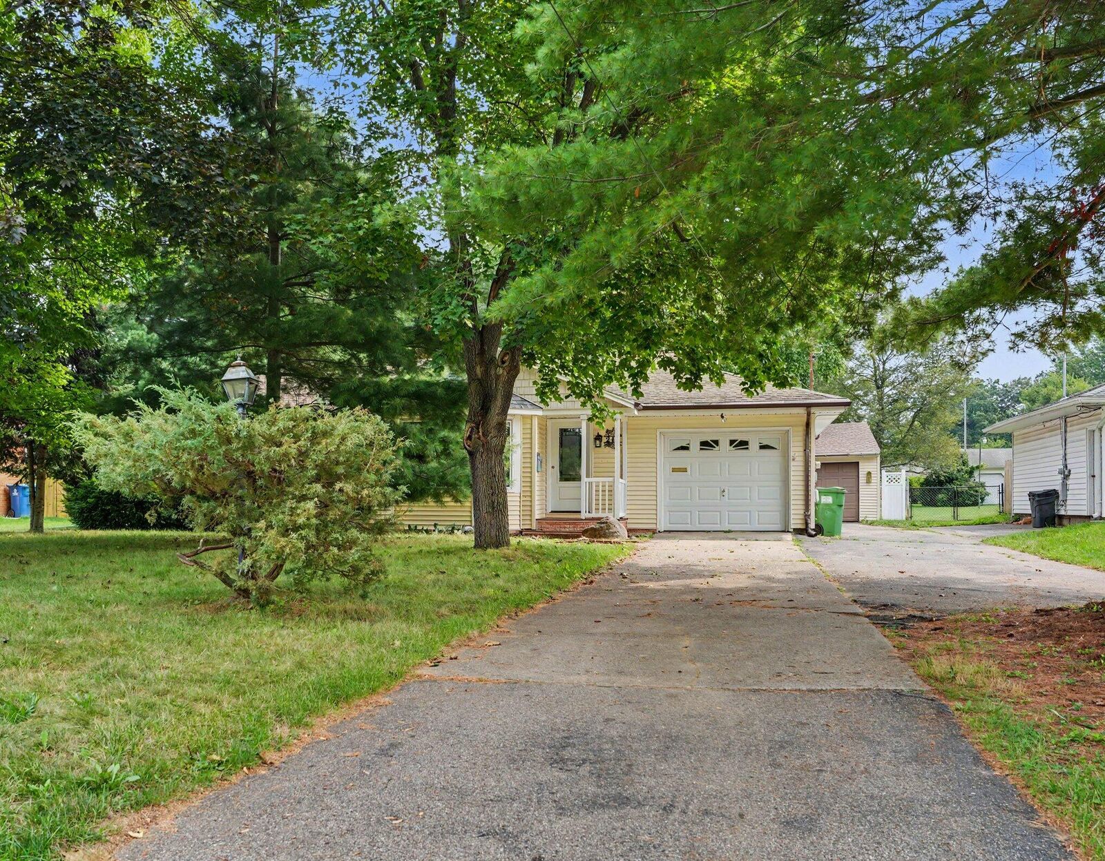 Property Photo:  249 S 20th Street S  MI 49015 