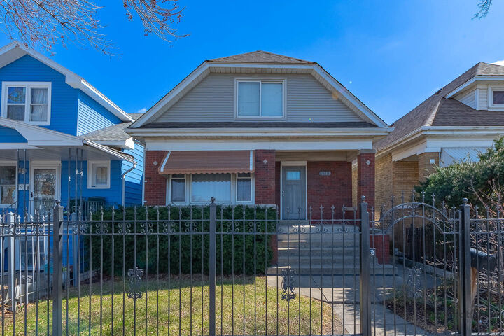 Property Photo: 3743 N Kimball Street IL 60618