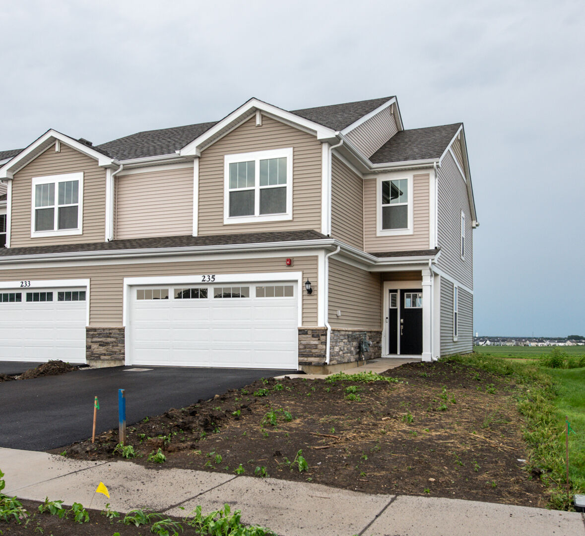 Property Photo:  235 Cooney Way  IL 60543 