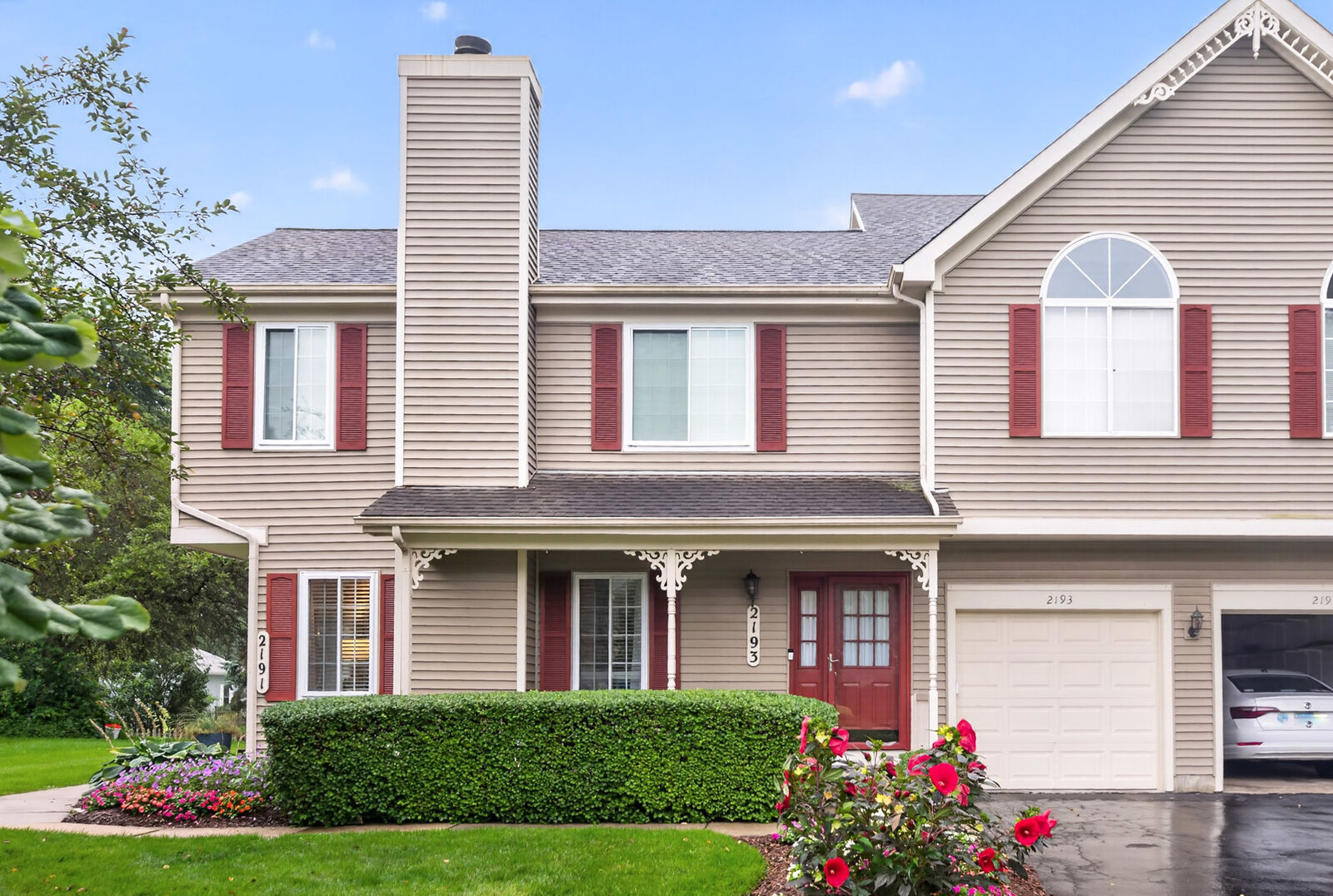 Property Photo: 2193 Colorado Avenue 2193 IL 60123