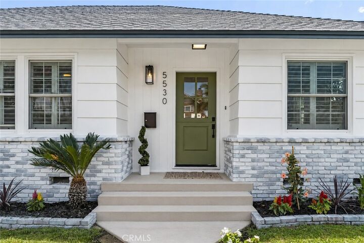 Property Photo:  5530 E Pageantry  CA 90808 