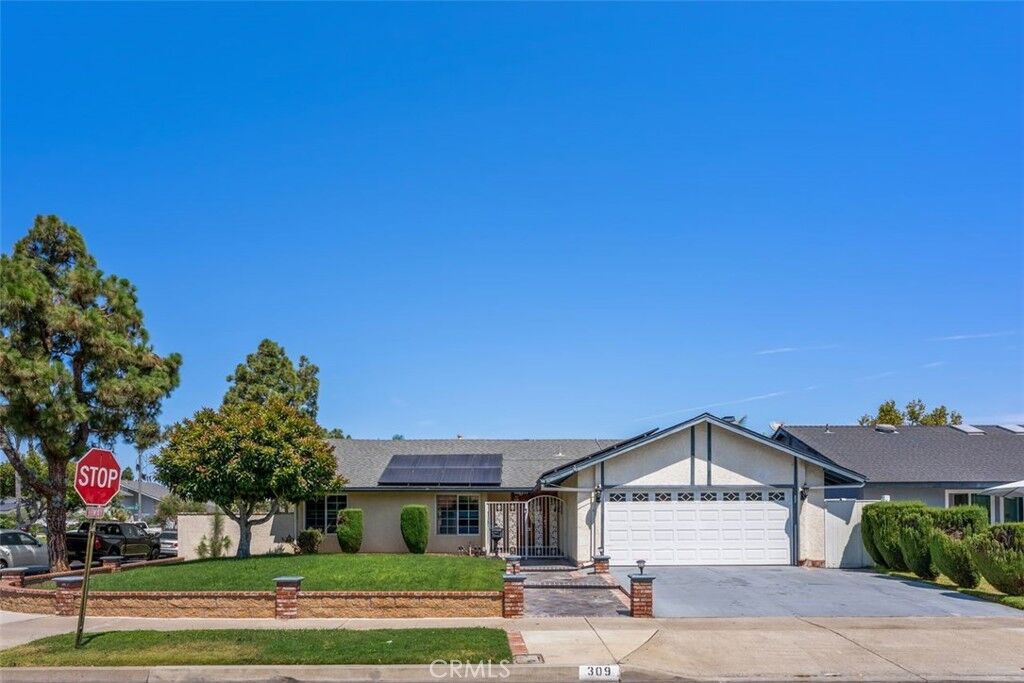 Property Photo:  309 W Columbine  CA 92707 