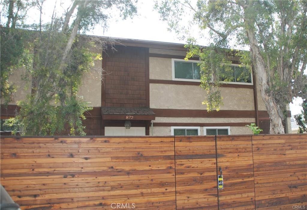 Property Photo:  872 Lucile Avenue A  CA 90026 
