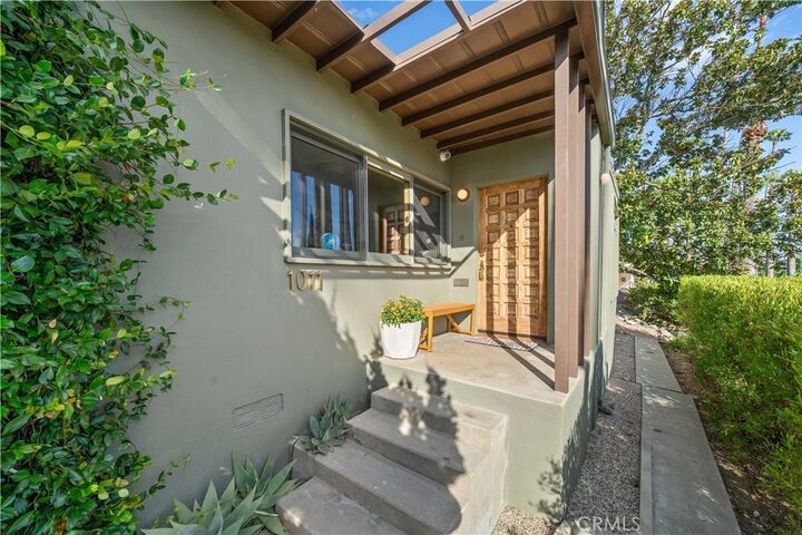 Property Photo: 1011 W Mountain CA 91202
