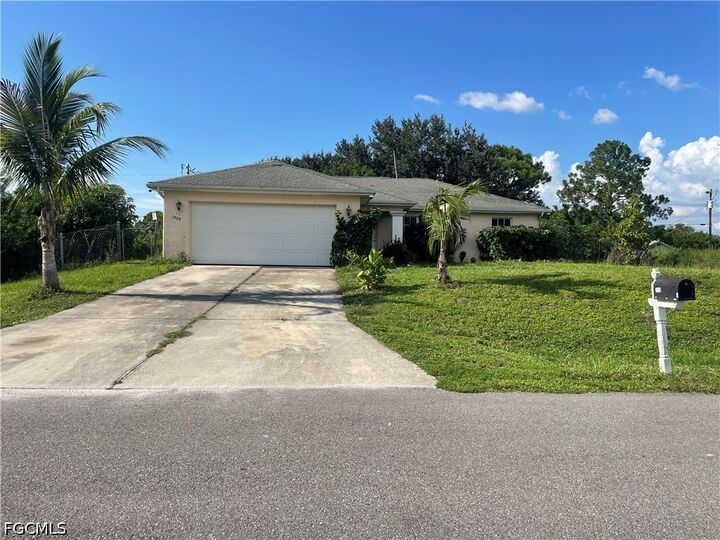 Property Photo: 2908 12th Street SW FL 33976