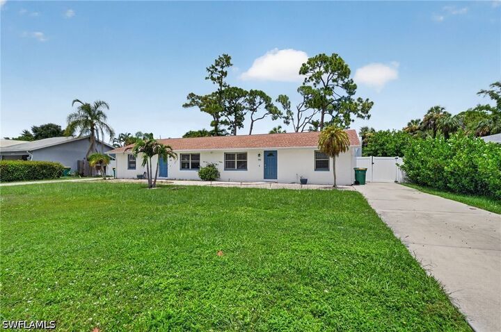Property Photo: 781 95th Avenue N FL 34108