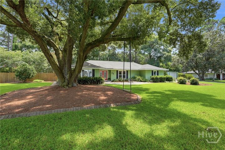 Property Photo:  32 Falligant Avenue  GA 31410 