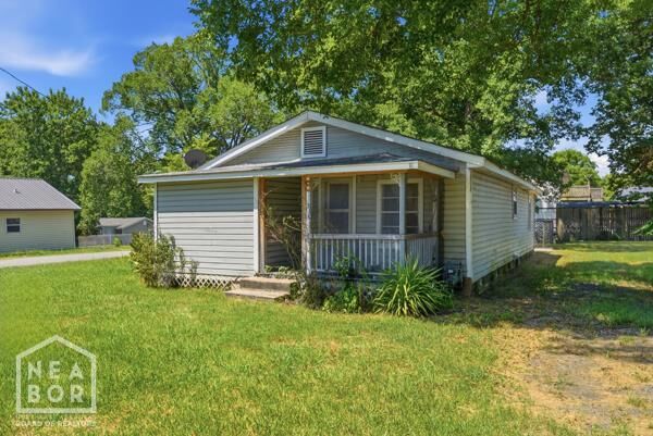 Property Photo:  8 Locust Street  AR 72106 