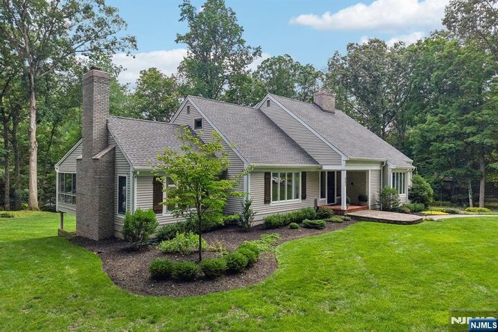 Property Photo:  662 Juniper Place  NJ 07417 