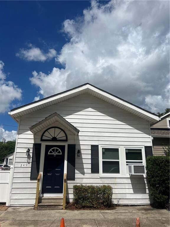Property Photo: 240 Nursery Avenue LA 70005
