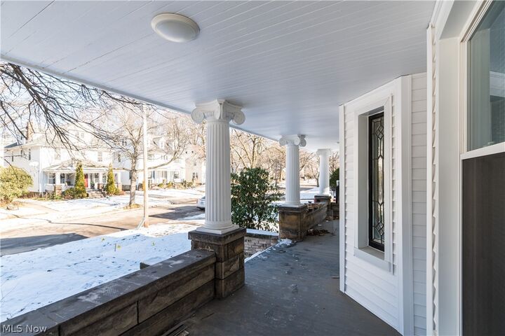 Property Photo: 2970 Edgehill Road OH 44118