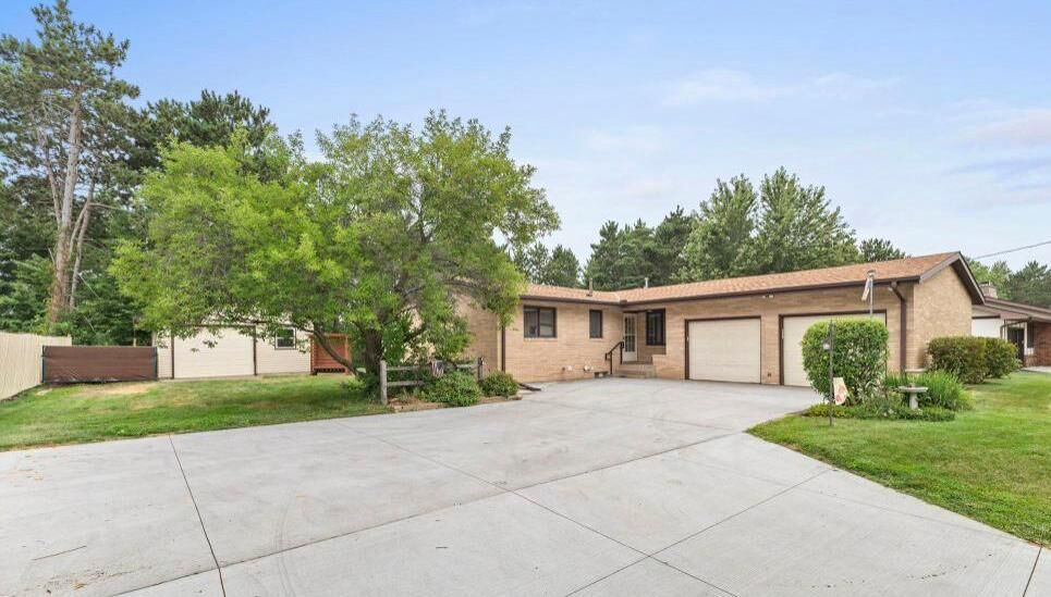 Property Photo:  345 Sunset Lane N  MN 55008 