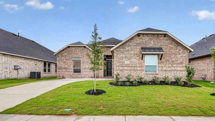 Property Photo: 4925 Angus Drive TX 76001