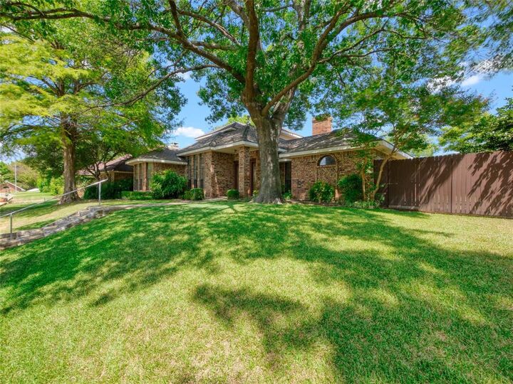Property Photo: 3706 Queenswood Lane TX 75040
